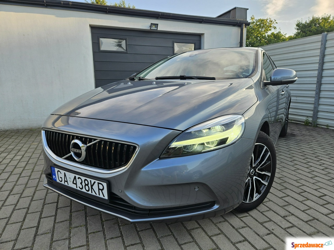 Volvo V40 - 2.0 120KM 2019r LED...
