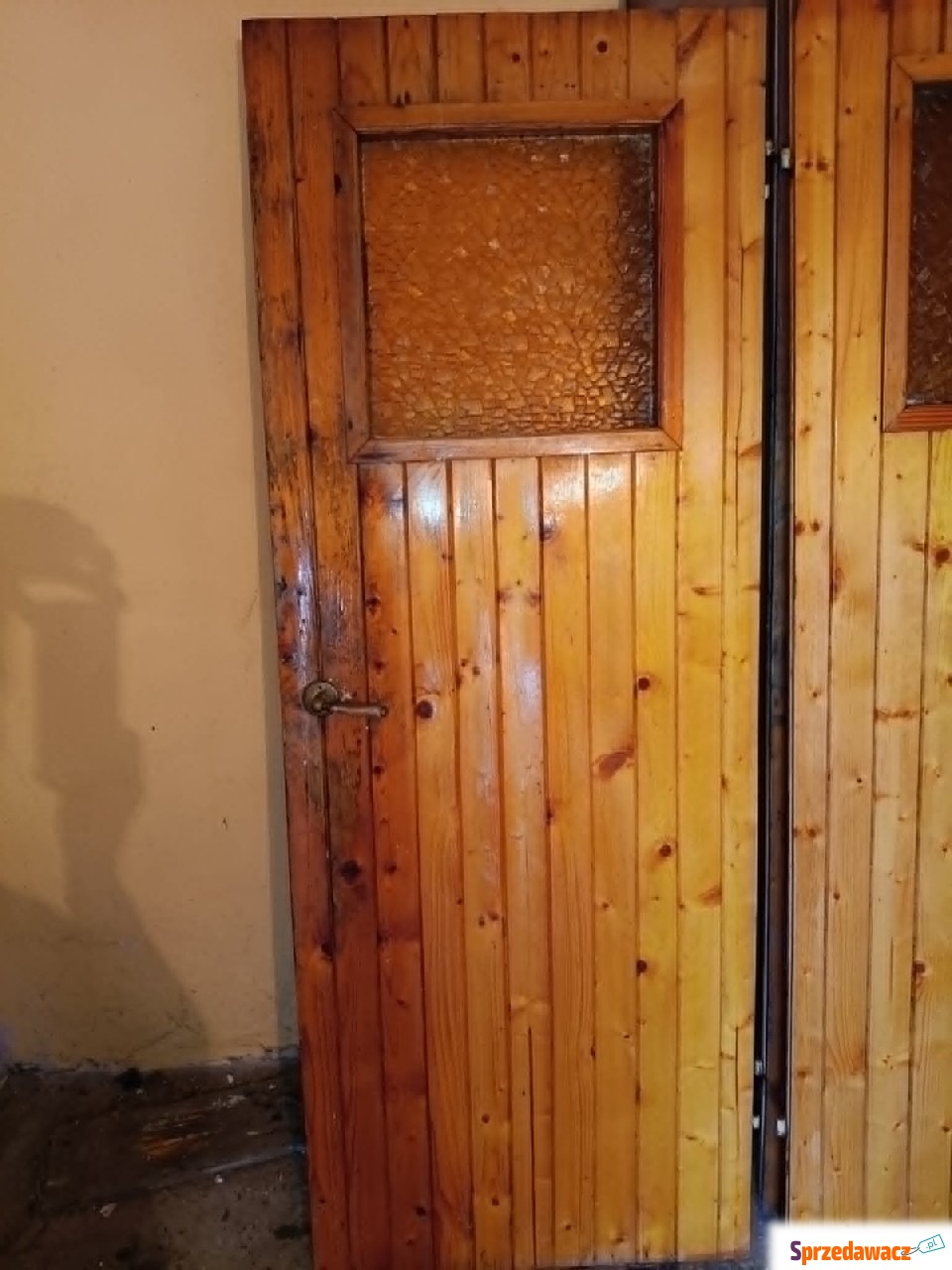 Drzwi drewniane z boazerią lewe...