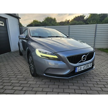 Volvo V40  Hatchback 2019,  2.0 diesel - Na sprzedaż za 41 800 zł - Gdynia - zdjęcie 5