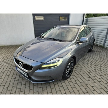 Volvo V40  Hatchback 2019,  2.0 diesel - Na sprzedaż za 41 800 zł - Gdynia - zdjęcie 10