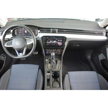 Volkswagen Passat  Kombi 2020,  1.4 hybryda, automat - Na sprzedaż za 73 923 zł - Sędziszów Małopolski - zdjęcie 12