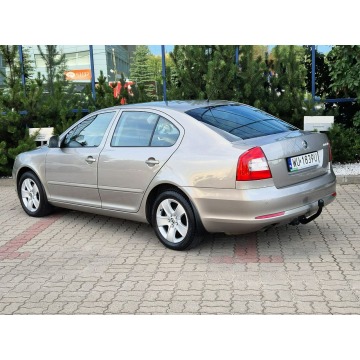 Skoda Octavia  Sedan/Limuzyna 2010,  1.2 benzyna, automat - Na sprzedaż za 17 999 zł - Warszawa - zdjęcie 3
