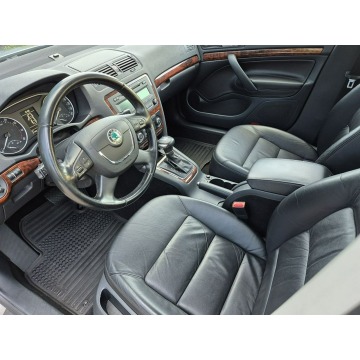 Skoda Octavia  Sedan/Limuzyna 2010,  1.2 benzyna, automat - Na sprzedaż za 17 999 zł - Warszawa - zdjęcie 6