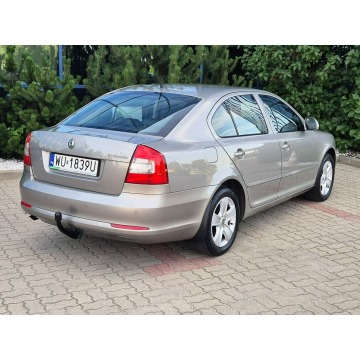 Skoda Octavia  Sedan/Limuzyna 2010,  1.2 benzyna, automat - Na sprzedaż za 17 999 zł - Warszawa - zdjęcie 11