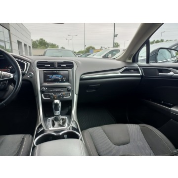 Ford Mondeo  Kombi 2016,  2.0 diesel, automat - Na sprzedaż za 39 900 zł - Warszawa - zdjęcie 11