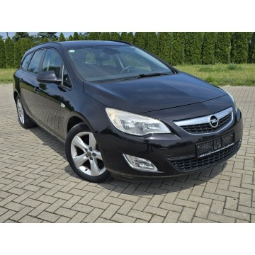 Opel Astra - 1,3Diesel Navigacja.Serwis.Hak.Parktronic,Tempomat.OKAZJA