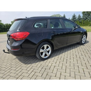 Opel Astra  Kombi 2011,  1.3 diesel - Na sprzedaż za 13 900 zł - Kutno - zdjęcie 8