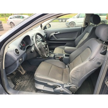 Audi A3  Hatchback 2003,  1.6 benzyna - Na sprzedaż za 3 300,00 zł - Tarnów - zdjęcie 5