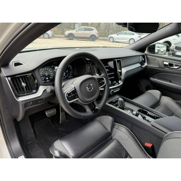Volvo S60  Sedan/Limuzyna 2022,  2.0 benzyna, automat - Na sprzedaż za 155 800 zł - Pęcice - zdjęcie 5