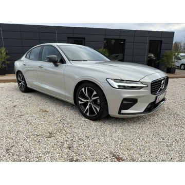 Volvo S60  Sedan/Limuzyna 2022,  2.0 benzyna, automat - Na sprzedaż za 155 800 zł - Pęcice - zdjęcie 2