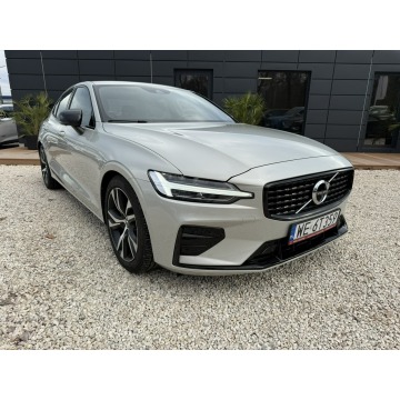 Volvo S60  Sedan/Limuzyna 2022,  2.0 benzyna, automat - Na sprzedaż za 155 800 zł - Pęcice - zdjęcie 4