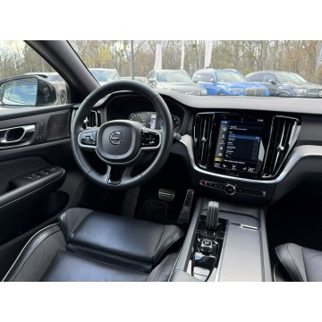 Volvo S60  Sedan/Limuzyna 2022,  2.0 benzyna, automat - Na sprzedaż za 155 800 zł - Pęcice - zdjęcie 8