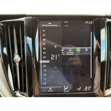 Volvo   SUV 2018,  2.0 diesel, automat - Na sprzedaż za 89 999 zł - Pęcice - zdjęcie 5