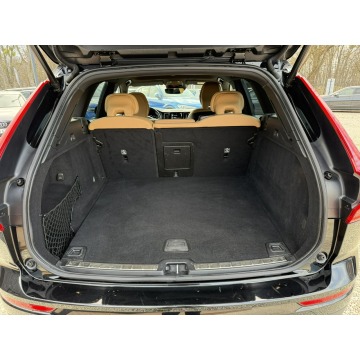 Volvo   SUV 2018,  2.0 diesel, automat - Na sprzedaż za 89 999 zł - Pęcice - zdjęcie 9