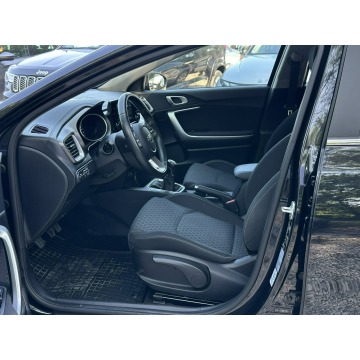 Kia Ceed  Hatchback 2020,  1.6 diesel - Na sprzedaż za 48 800 zł - Pęcice - zdjęcie 11