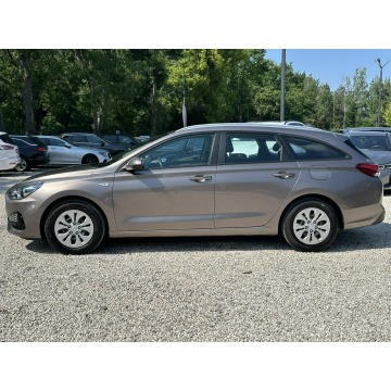 Hyundai i30  Kombi 2021,  1.6 diesel - Na sprzedaż za 54 800 zł - Pęcice - zdjęcie 4