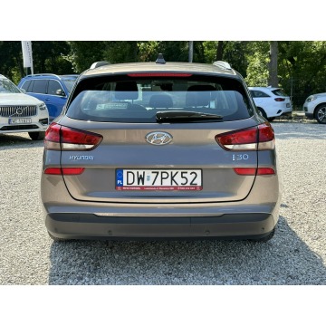 Hyundai i30  Kombi 2021,  1.6 diesel - Na sprzedaż za 54 800 zł - Pęcice - zdjęcie 6
