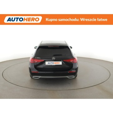 Mercedes - Benz C-klasa  Kombi 2022,  2.0 hybryda, automat - Na sprzedaż za 120 200 zł - Warszawa - zdjęcie 6