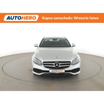 Mercedes - Benz E-klasa  Sedan/Limuzyna 2017,  2.0 benzyna, automat - Na sprzedaż za 83 400 zł - Warszawa - zdjęcie 11