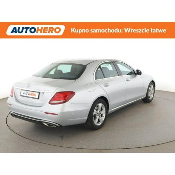 Mercedes - Benz E-klasa  Sedan/Limuzyna 2017,  2.0 benzyna, automat - Na sprzedaż za 83 400 zł - Warszawa - zdjęcie 7