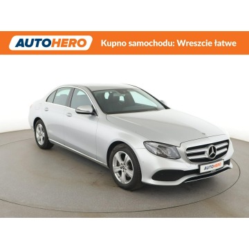 Mercedes - Benz E-klasa  Sedan/Limuzyna 2017,  2.0 benzyna, automat - Na sprzedaż za 83 400 zł - Warszawa - zdjęcie 10