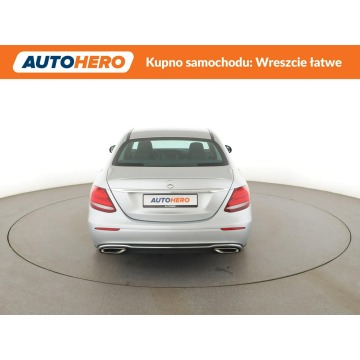Mercedes - Benz E-klasa  Sedan/Limuzyna 2017,  2.0 benzyna, automat - Na sprzedaż za 83 400 zł - Warszawa - zdjęcie 6