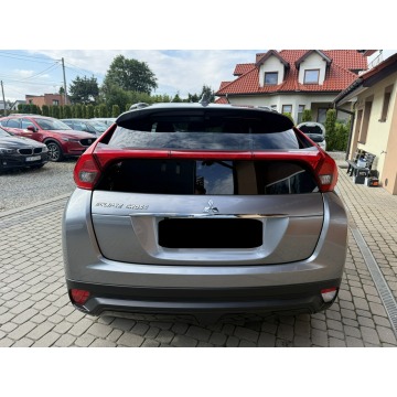 Mitsubishi Eclipse Cross  SUV 2020,  1.5 benzyna, automat - Na sprzedaż za 74 900 zł - Orzech - zdjęcie 8