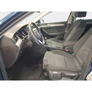 Volkswagen Passat  Sedan/Limuzyna 2022,  1.5 benzyna - Na sprzedaż za 75 900 zł - Swarzędz - zdjęcie 11