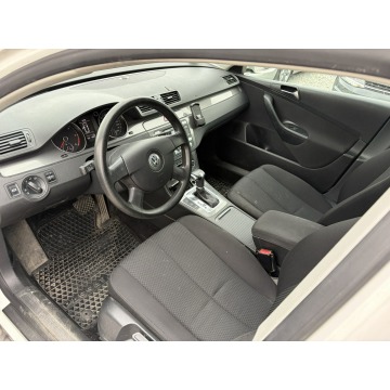 Volkswagen Passat  Kombi 2010,  2.0 diesel, automat - Na sprzedaż za 14 900 zł - Wrocław - zdjęcie 6