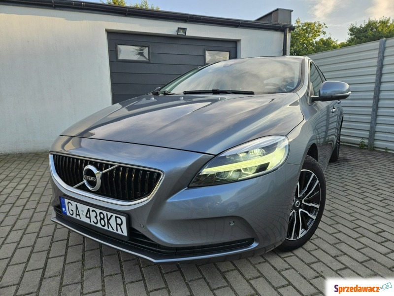 Volvo V40  Hatchback 2019,  2.0 diesel - Na sprzedaż za 41 800 zł - Gdynia