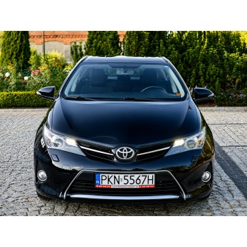 Toyota Auris  Hatchback 2013,  1.6 benzyna - Na sprzedaż za 38 000 zł - Sadlno - zdjęcie 2