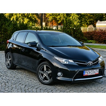 Toyota Auris  Hatchback 2013,  1.6 benzyna - Na sprzedaż za 38 000 zł - Sadlno - zdjęcie 3