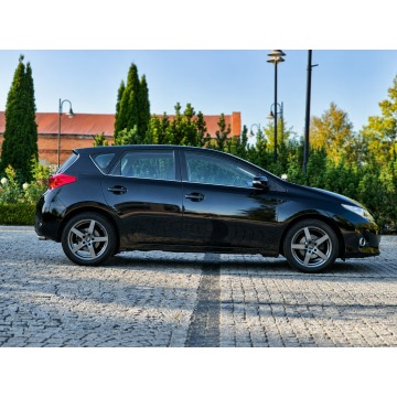 Toyota Auris  Hatchback 2013,  1.6 benzyna - Na sprzedaż za 38 000 zł - Sadlno - zdjęcie 4