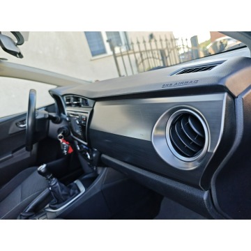 Toyota Auris  Hatchback 2013,  1.6 benzyna - Na sprzedaż za 38 000 zł - Sadlno - zdjęcie 9