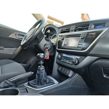 Toyota Auris  Hatchback 2013,  1.6 benzyna - Na sprzedaż za 38 000 zł - Sadlno - zdjęcie 11
