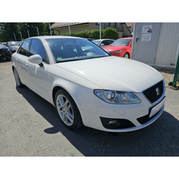 Seat Exeo  Sedan/Limuzyna 2010,  2.0 benzyna - Na sprzedaż za 23 500 zł - Gdów - zdjęcie 4