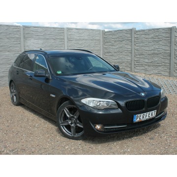 BMW 520 - F10 F11 2.0 D 184 KM Automat BIXENON Skóra DUŻA Nawigacja SERWIS !