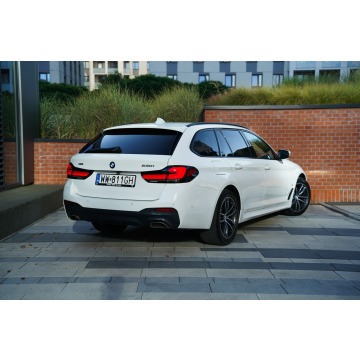 BMW Seria 5  Kombi 2023,  2.0 benzyna, automat - Na sprzedaż za 157 700 zł - Kraków - zdjęcie 2