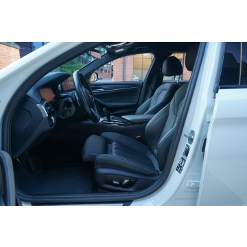 BMW Seria 5  Kombi 2023,  2.0 benzyna, automat - Na sprzedaż za 157 700 zł - Kraków - zdjęcie 9