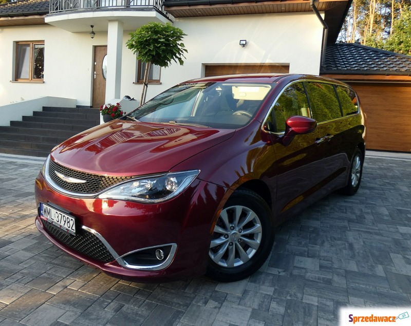 Chrysler Pacifica  Minivan/Van 2018,  3.7 benzyna+LPG, automat - Na sprzedaż za 69 900 zł - Szydłowo