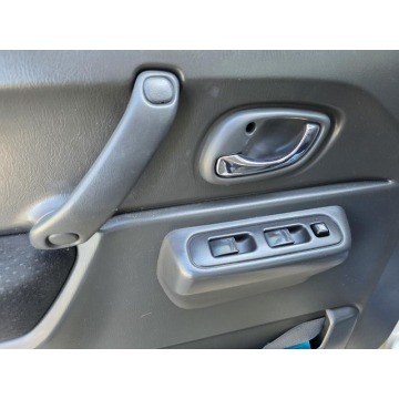 Suzuki Jimny  Terenowy 2006,  1.3 benzyna, automat - Na sprzedaż za 34 900 zł - Warszawa - zdjęcie 8