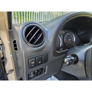 Suzuki Jimny  Terenowy 2006,  1.3 benzyna, automat - Na sprzedaż za 34 900 zł - Warszawa - zdjęcie 7