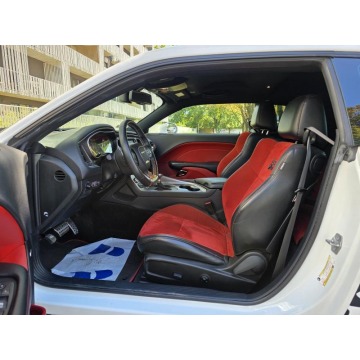Dodge Challenger  Coupe/Sportowy 2018,  6.2 benzyna, automat - Na sprzedaż za 219 900 zł - Warszawa - zdjęcie 2