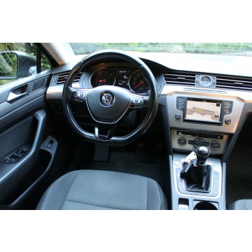 Volkswagen Passat  Sedan/Limuzyna 2017,  2.0 diesel - Na sprzedaż za 45 900 zł - Lubań - zdjęcie 8