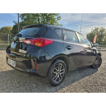 Toyota Auris  Hatchback 2014,  1.3 benzyna - Na sprzedaż za 36 900 zł - Łosino - zdjęcie 2