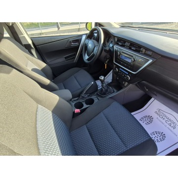 Toyota Auris  Hatchback 2014,  1.3 benzyna - Na sprzedaż za 36 900 zł - Łosino - zdjęcie 5