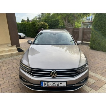 Volkswagen Passat  Kombi 2019,  1.5 benzyna - Na sprzedaż za 66 900 zł - Pruszków - zdjęcie 4