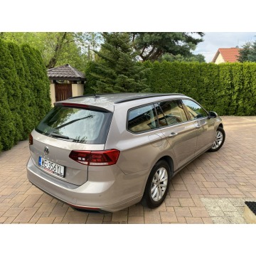 Volkswagen Passat  Kombi 2019,  1.5 benzyna - Na sprzedaż za 66 900 zł - Pruszków - zdjęcie 9