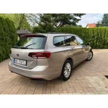 Volkswagen Passat  Kombi 2019,  1.5 benzyna - Na sprzedaż za 66 900 zł - Pruszków - zdjęcie 10