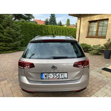 Volkswagen Passat  Kombi 2019,  1.5 benzyna - Na sprzedaż za 66 900 zł - Pruszków - zdjęcie 12